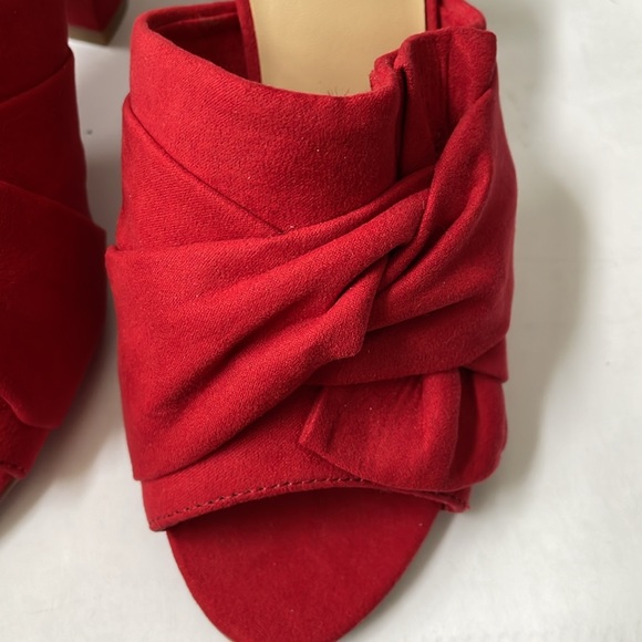 Le Chateau red heels - Picture 5 of 5